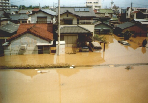 洪水